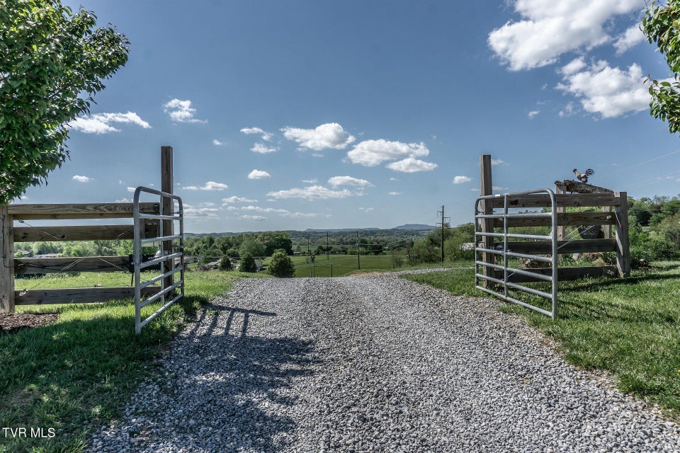 Photo #54: 151/197 John Hilbert Road