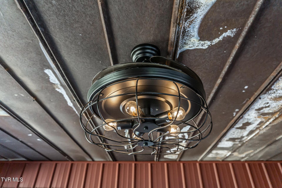 Photo #97: 151/197 John Hilbert Road