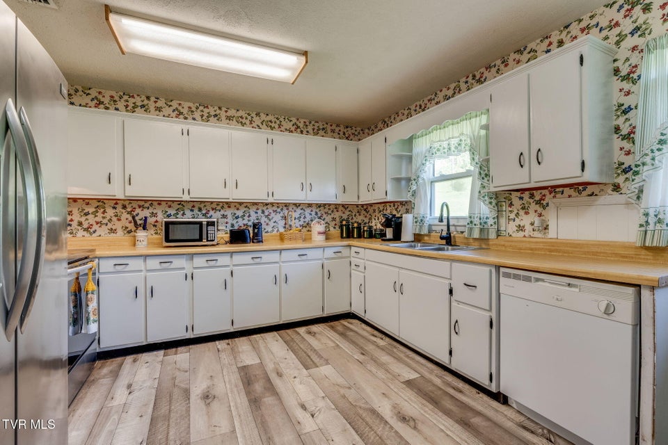 Photo #9: 2251 Siam Road