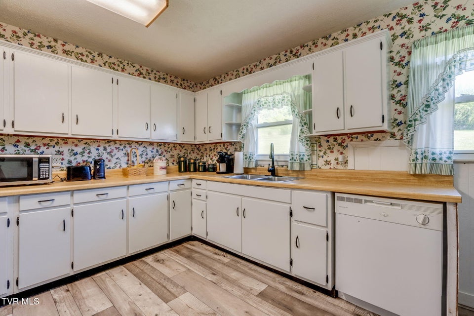 Photo #11: 2251 Siam Road