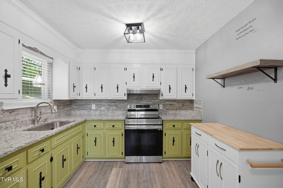 Photo #10: 228 Catawba Street