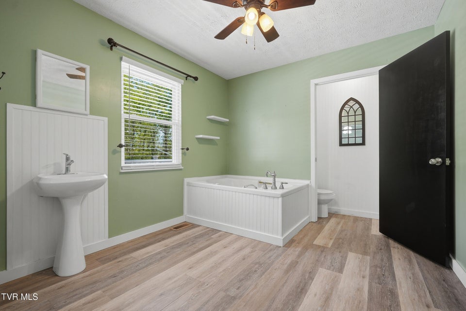 Photo #16: 228 Catawba Street