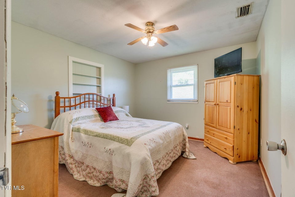 Photo #18: 2251 Siam Road