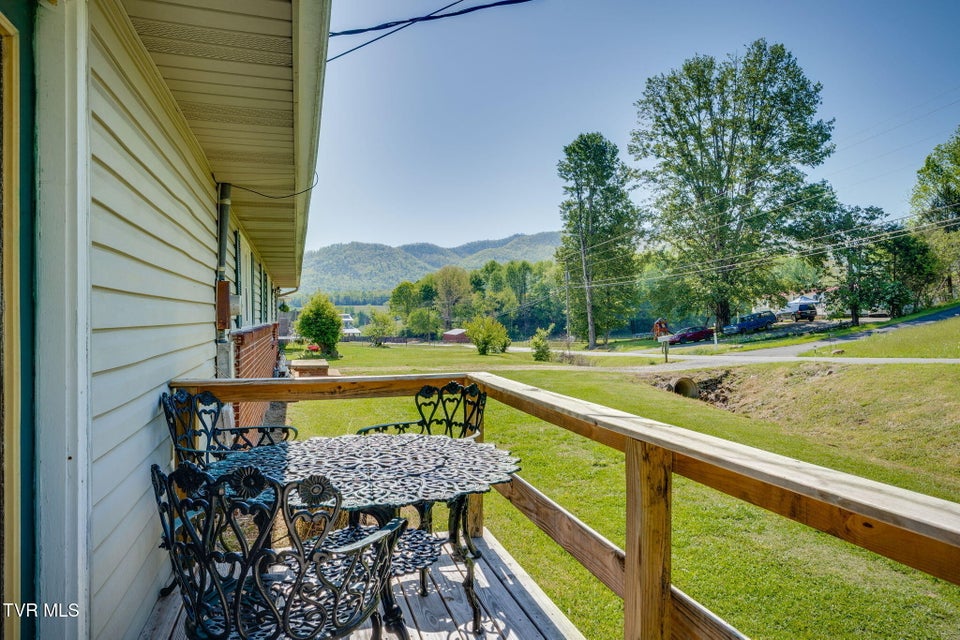 Photo #28: 2251 Siam Road