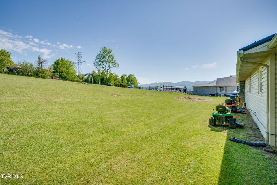 Photo #29: 2251 Siam Road