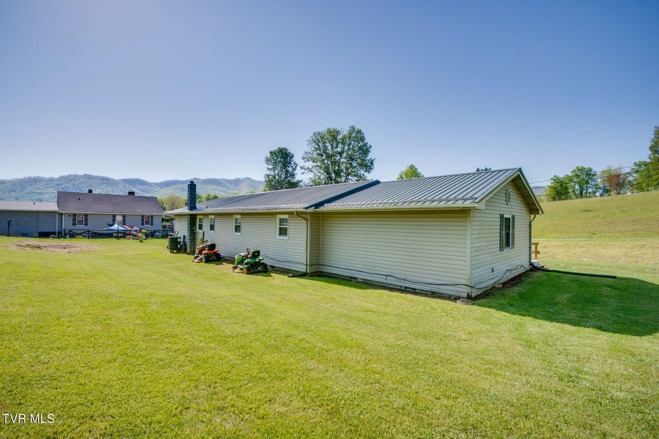 Photo #30: 2251 Siam Road