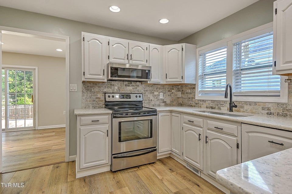 Photo #12: 1315 Anderson Street