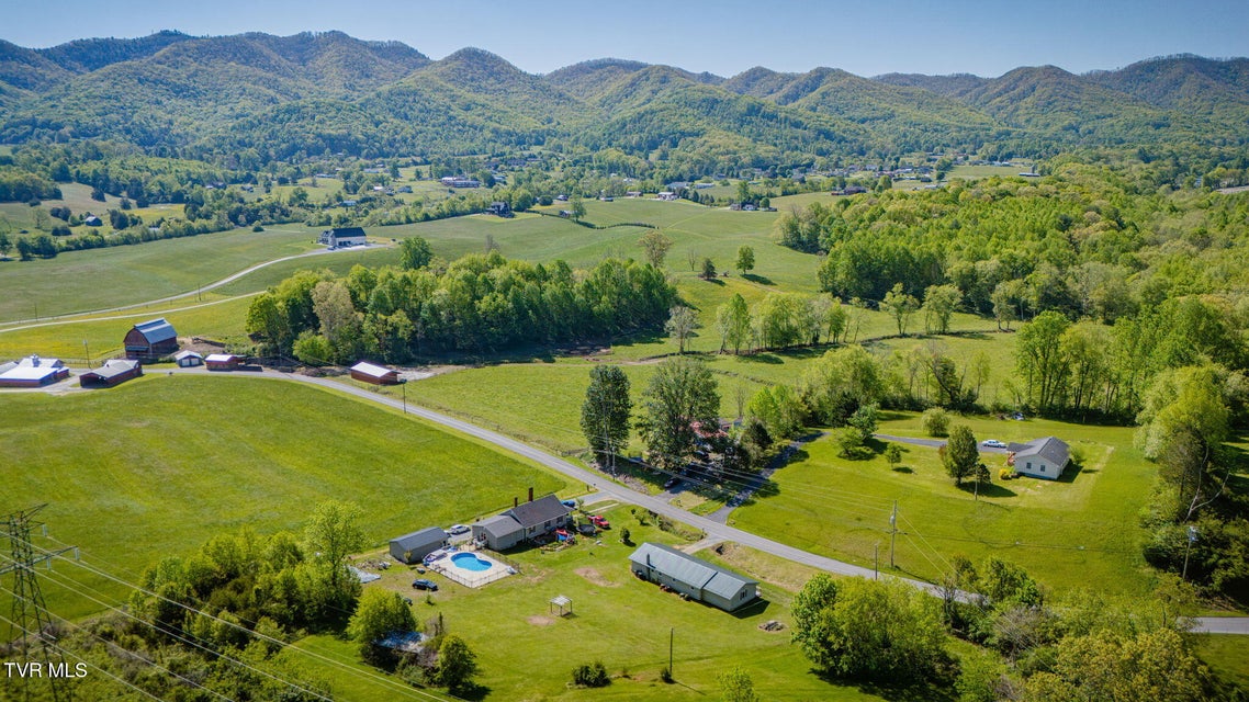 Photo #34: 2251 Siam Road