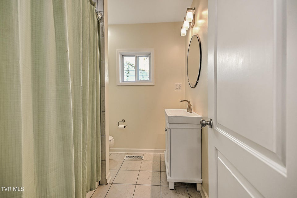 Photo #27: 1315 Anderson Street