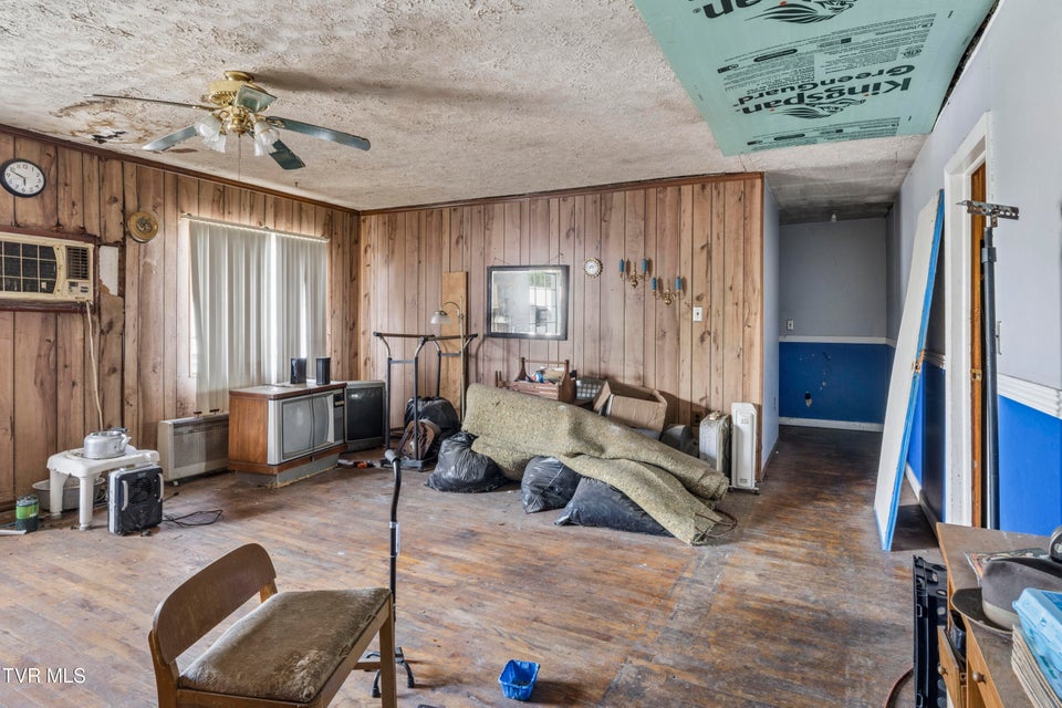 Photo #6: 3425 Bloomingdale Road