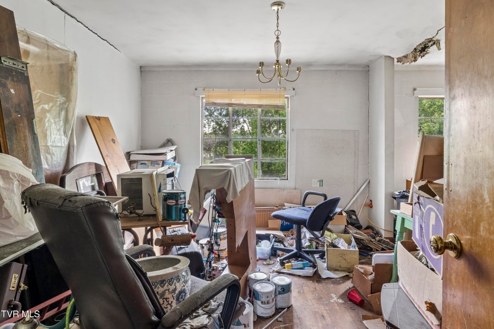 Photo #7: 3425 Bloomingdale Road