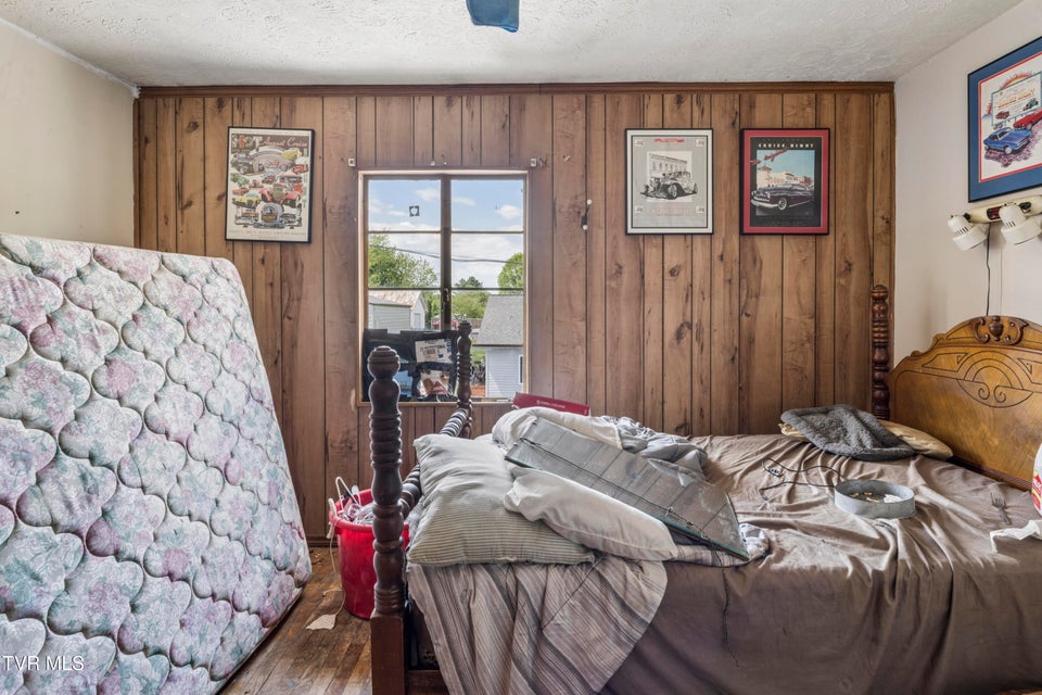 Photo #12: 3425 Bloomingdale Road