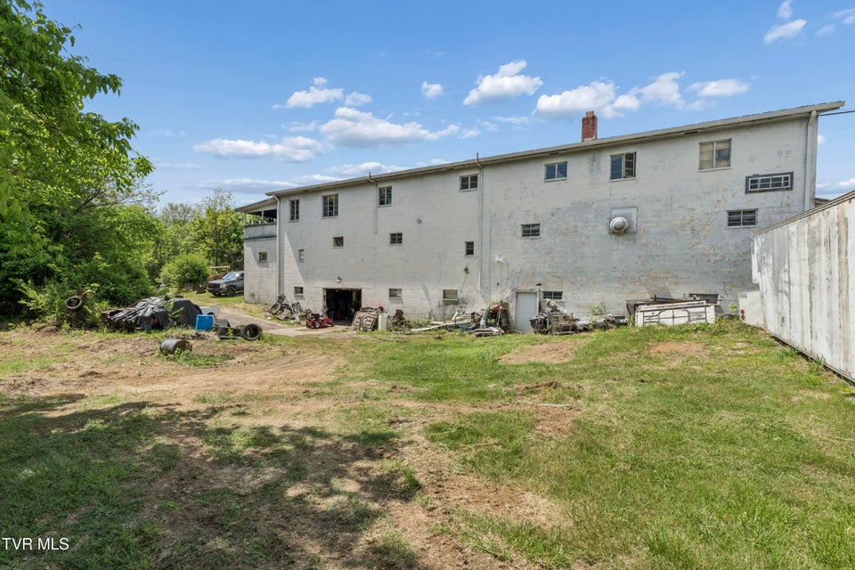 Photo #22: 3425 Bloomingdale Road