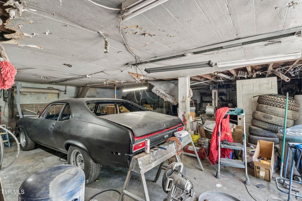 Photo #23: 3425 Bloomingdale Road