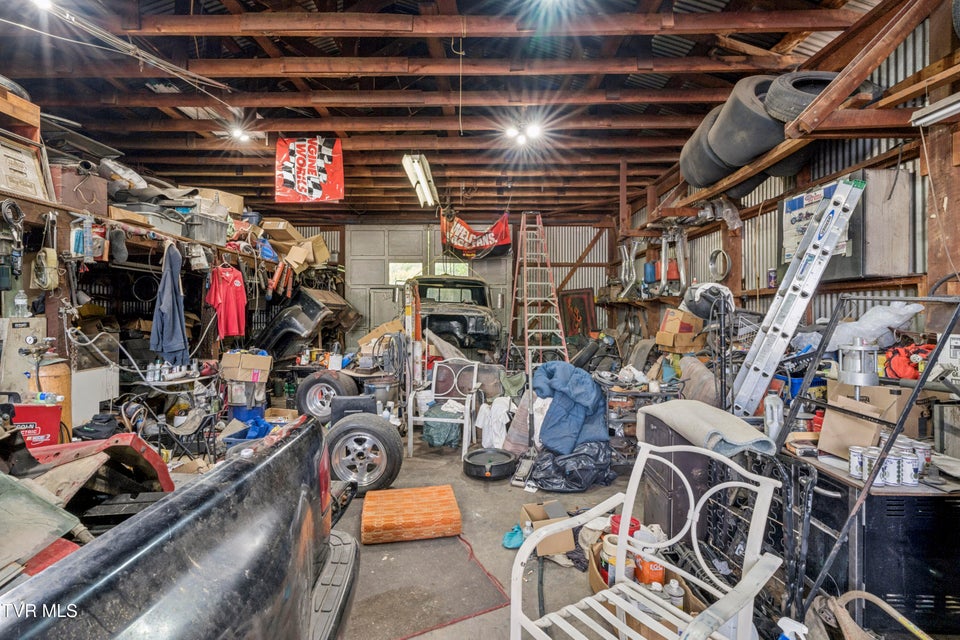 Photo #25: 3425 Bloomingdale Road