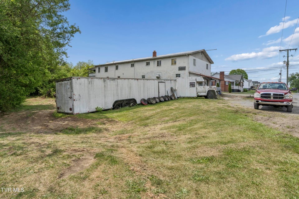 Photo #26: 3425 Bloomingdale Road