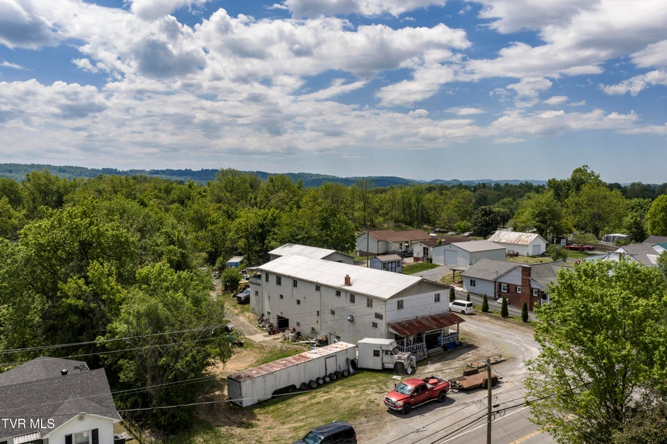 Photo #3: 3425 Bloomingdale Road