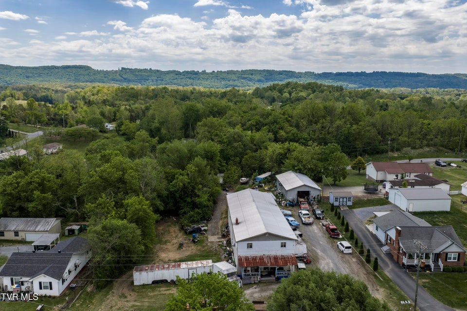 Photo #27: 3425 Bloomingdale Road