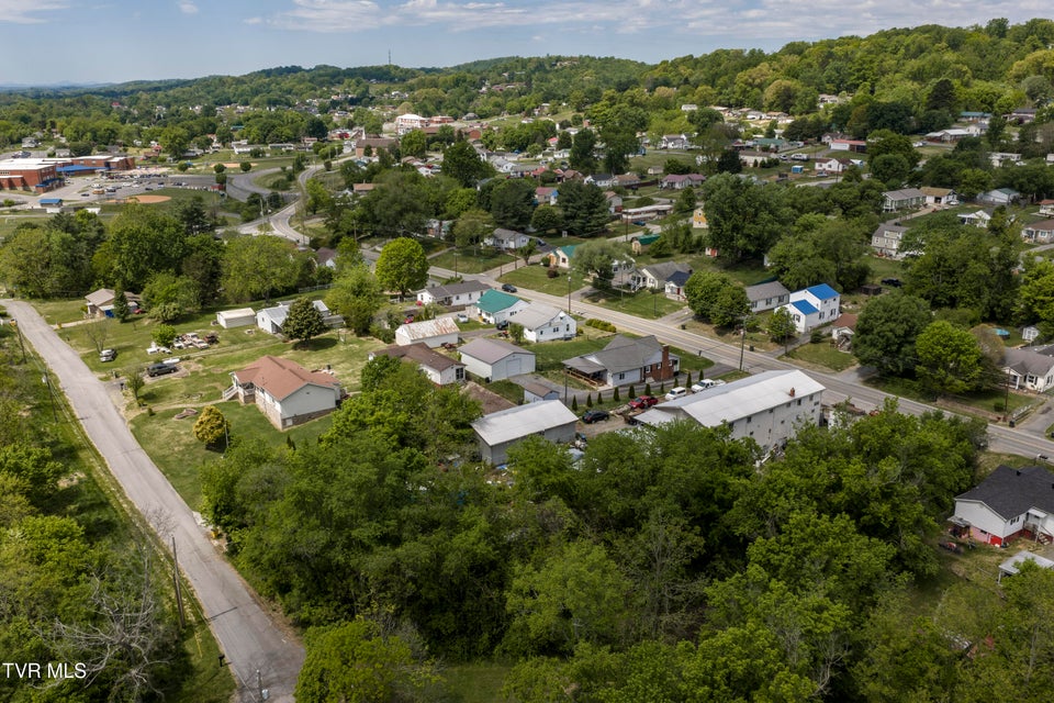 Photo #32: 3425 Bloomingdale Road