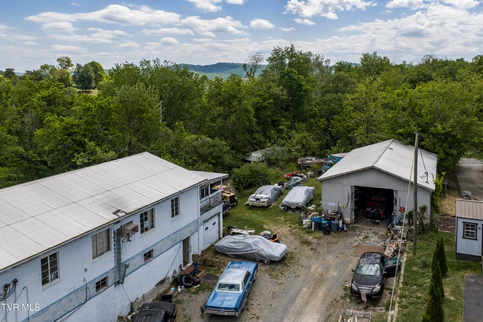 Photo #44: 3425 Bloomingdale Road