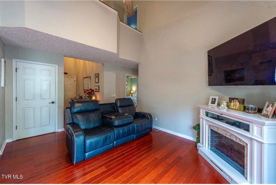 Photo #9: 2333 Louita Avenue