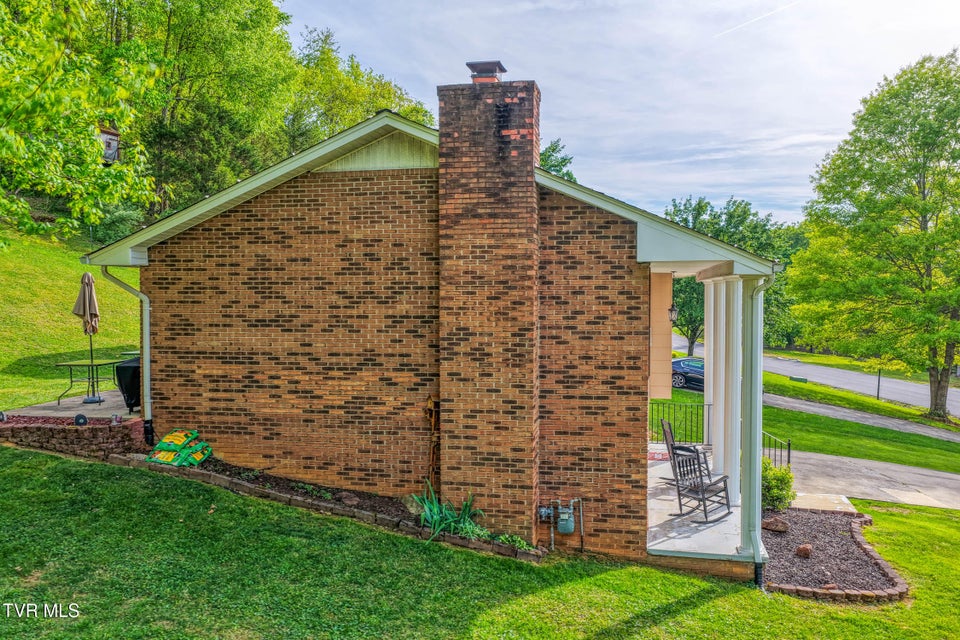 Photo #4: 820 Sherbrooke Circle