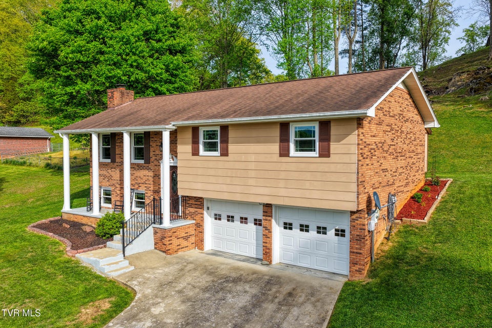 Photo #5: 820 Sherbrooke Circle