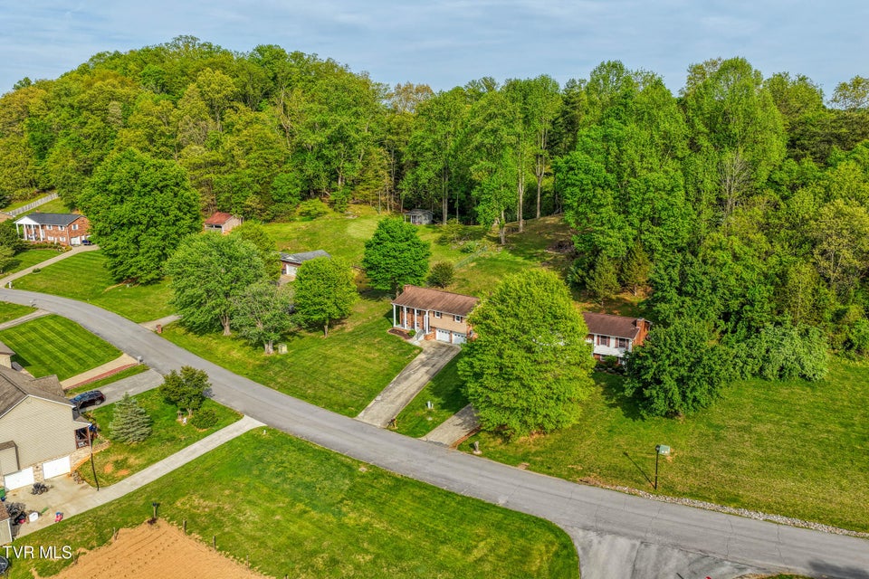 Photo #19: 820 Sherbrooke Circle