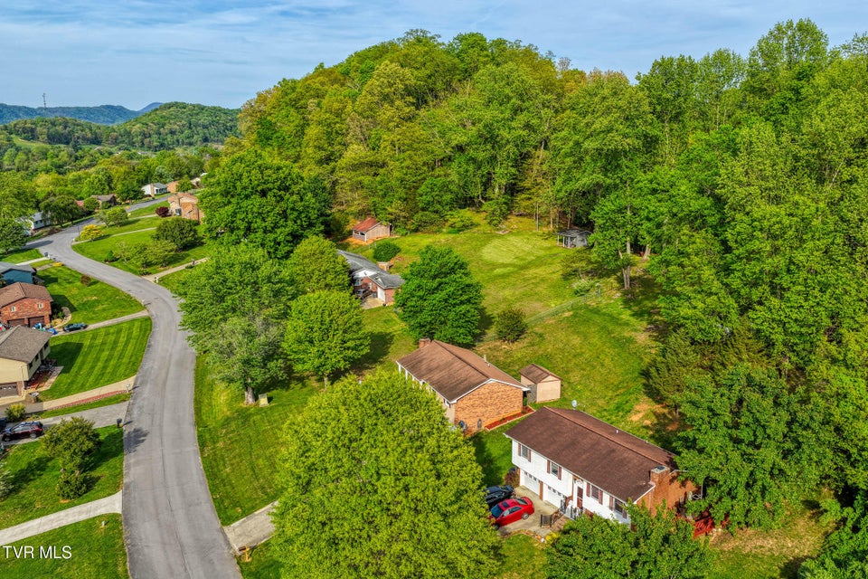 Photo #22: 820 Sherbrooke Circle