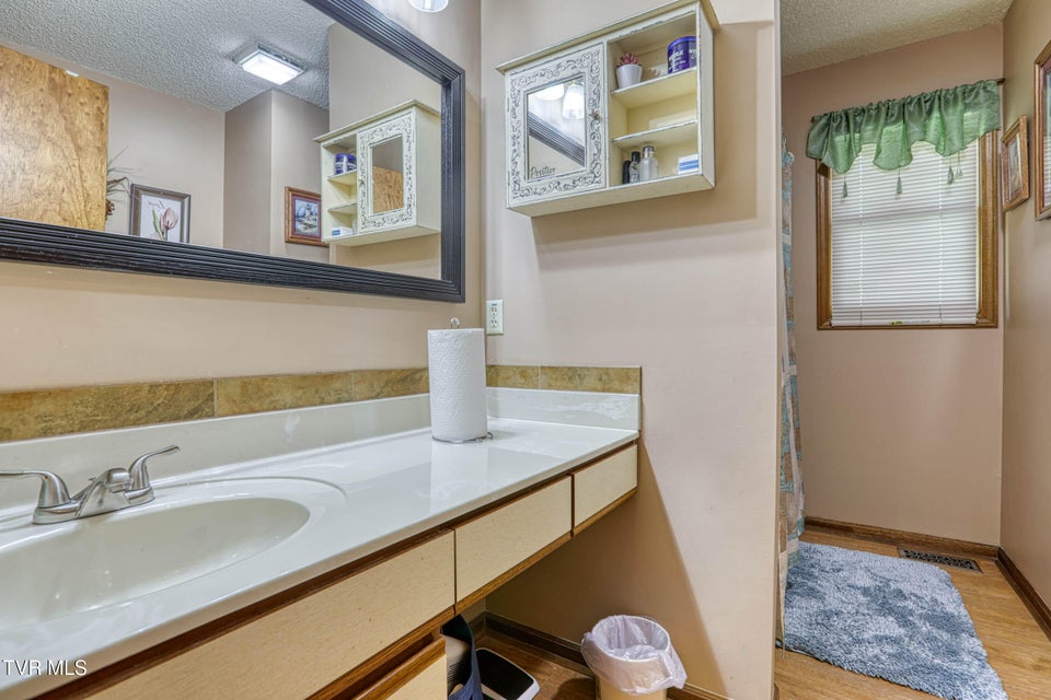 Photo #37: 820 Sherbrooke Circle