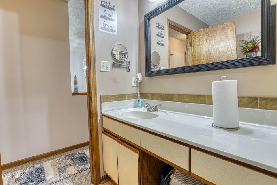 Photo #38: 820 Sherbrooke Circle