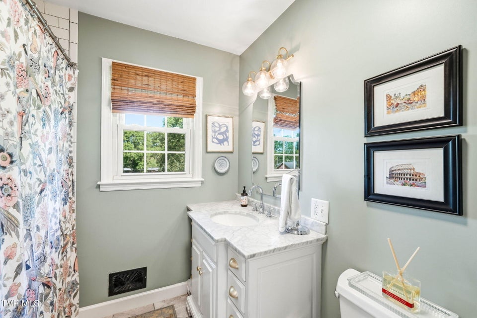 Photo #19: 1308 Oxford Place