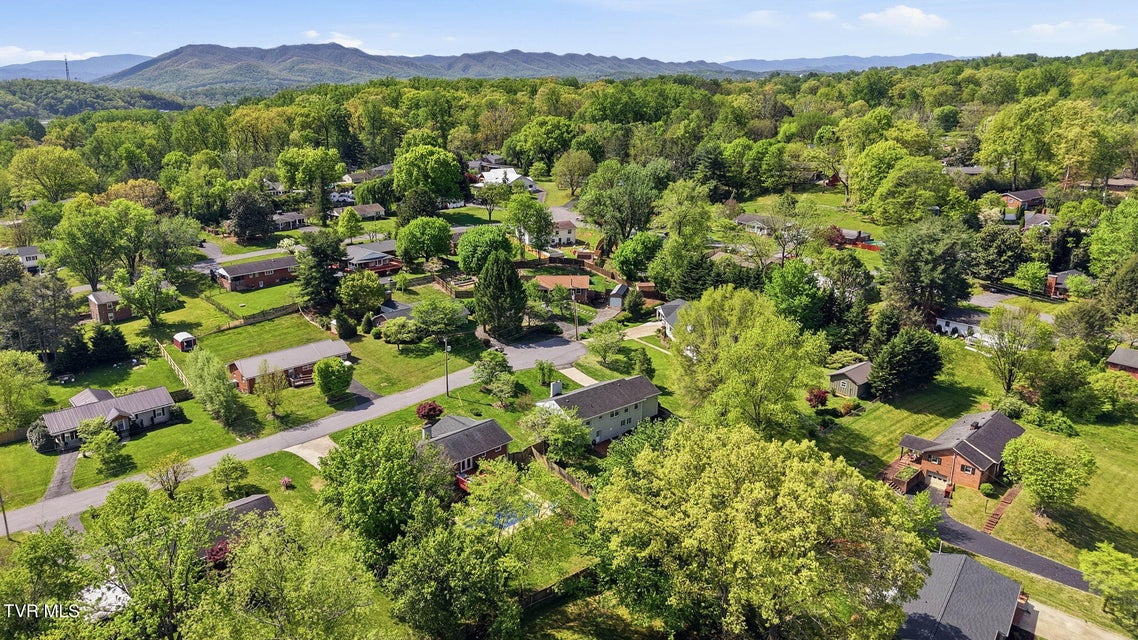 Photo #37: 1308 Oxford Place