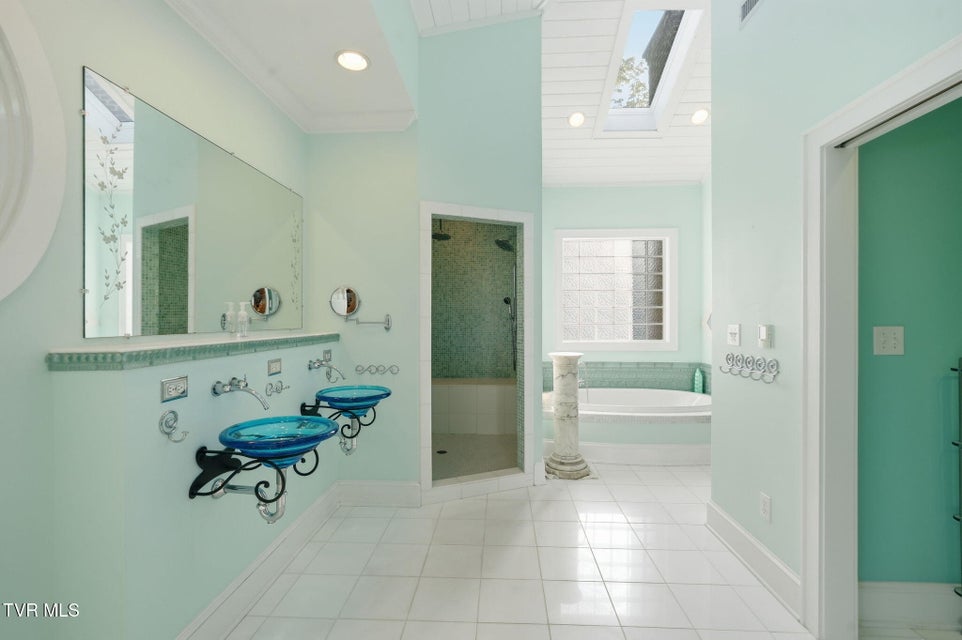 Photo #28: 133 Knob Creek Dock Road