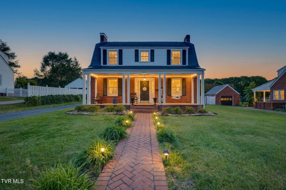 Photo #20: 1608 Crescent Drive