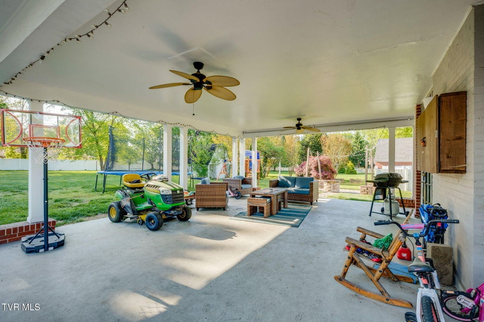 Photo #38: 1608 Crescent Drive