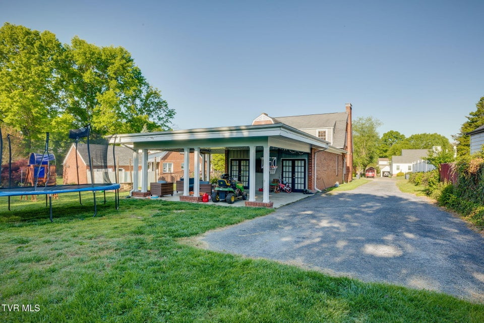 Photo #36: 1608 Crescent Drive