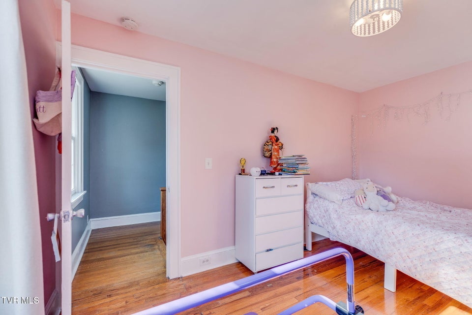 Photo #33: 1608 Crescent Drive