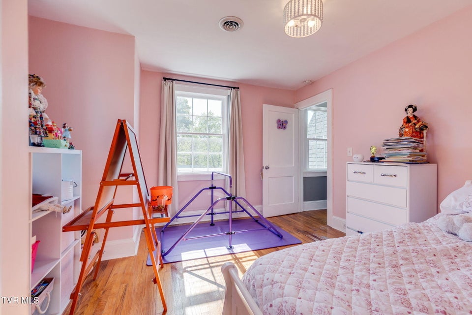 Photo #32: 1608 Crescent Drive