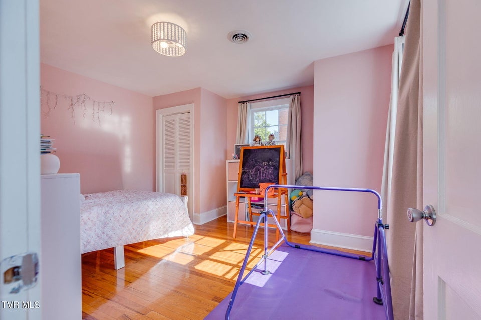 Photo #31: 1608 Crescent Drive