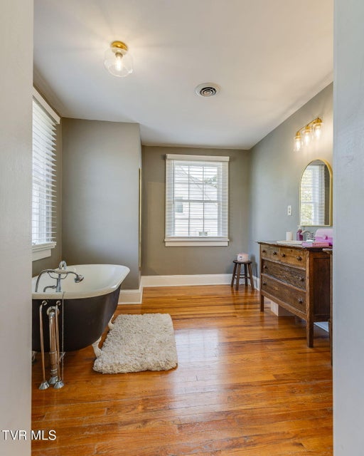 Photo #27: 1608 Crescent Drive