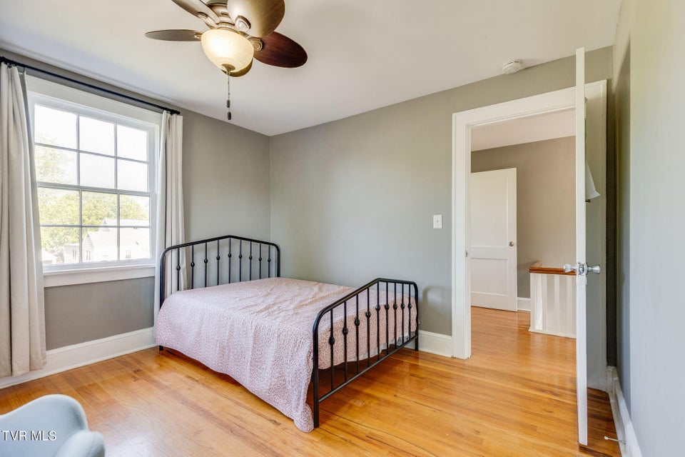 Photo #24: 1608 Crescent Drive