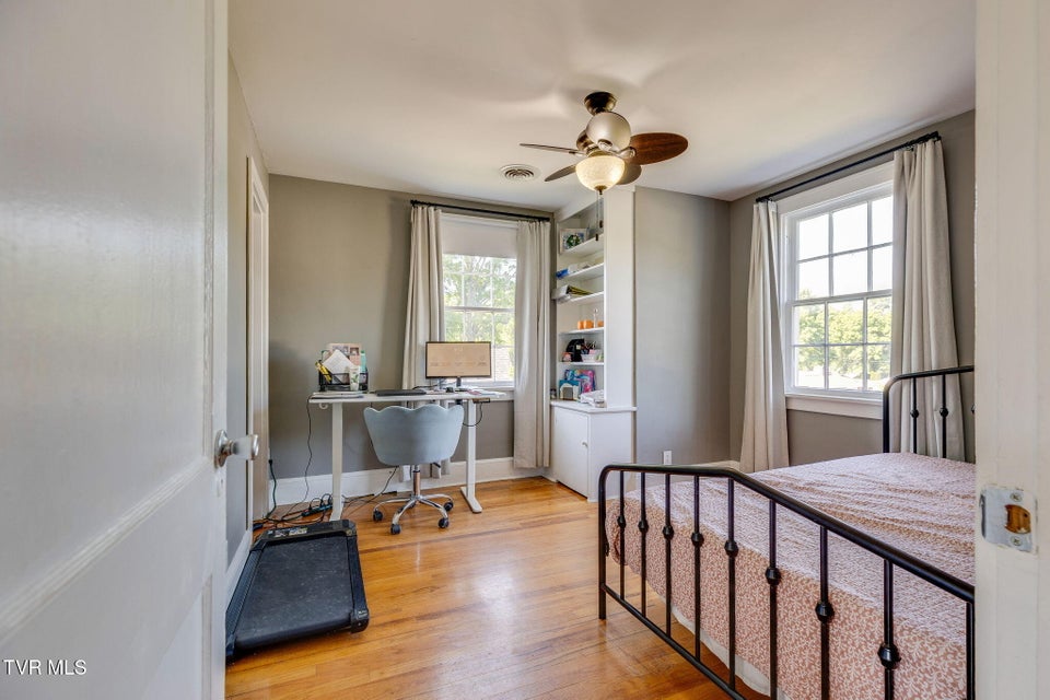 Photo #34: 1608 Crescent Drive