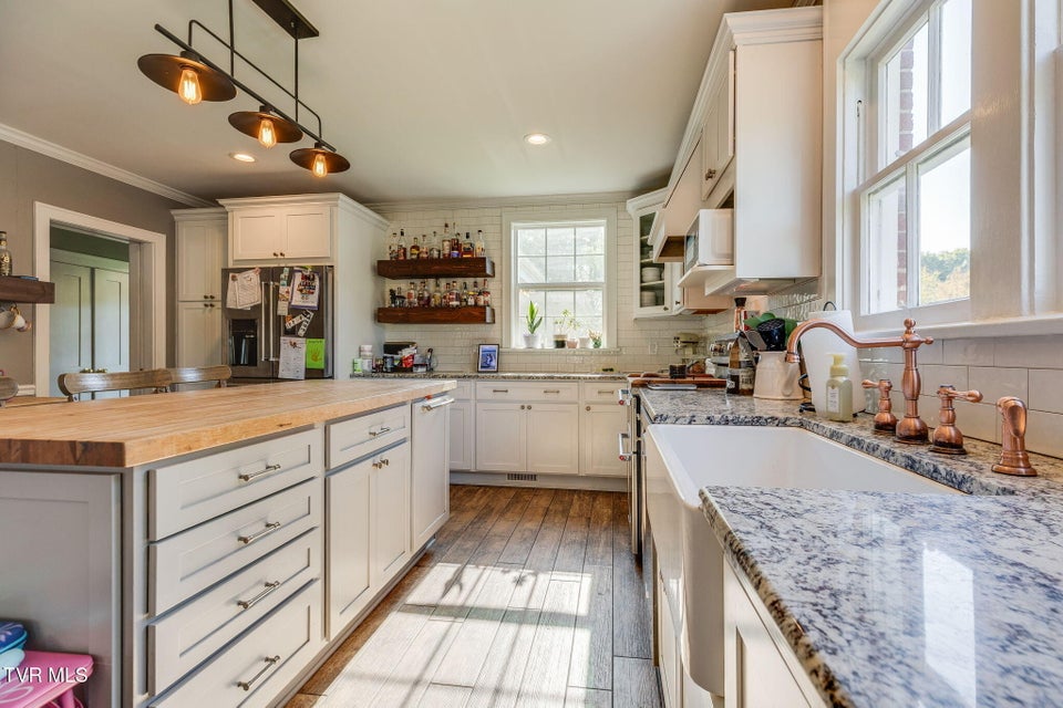 Photo #21: 1608 Crescent Drive