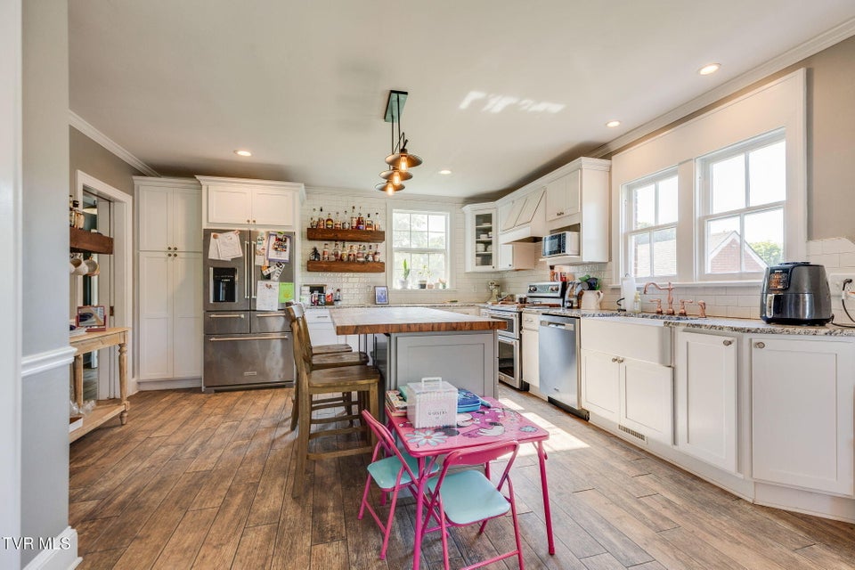 Photo #19: 1608 Crescent Drive