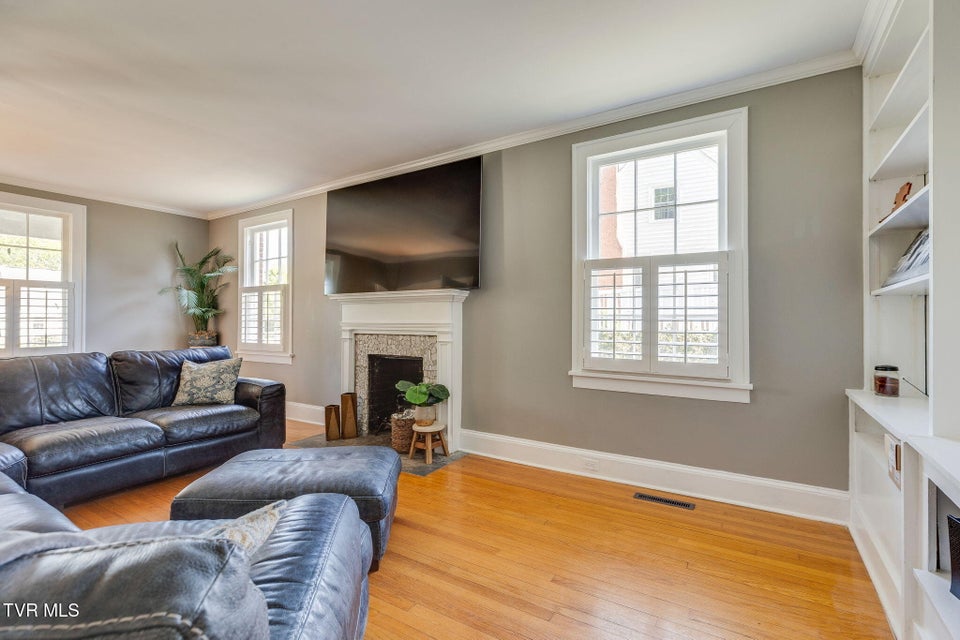 Photo #11: 1608 Crescent Drive