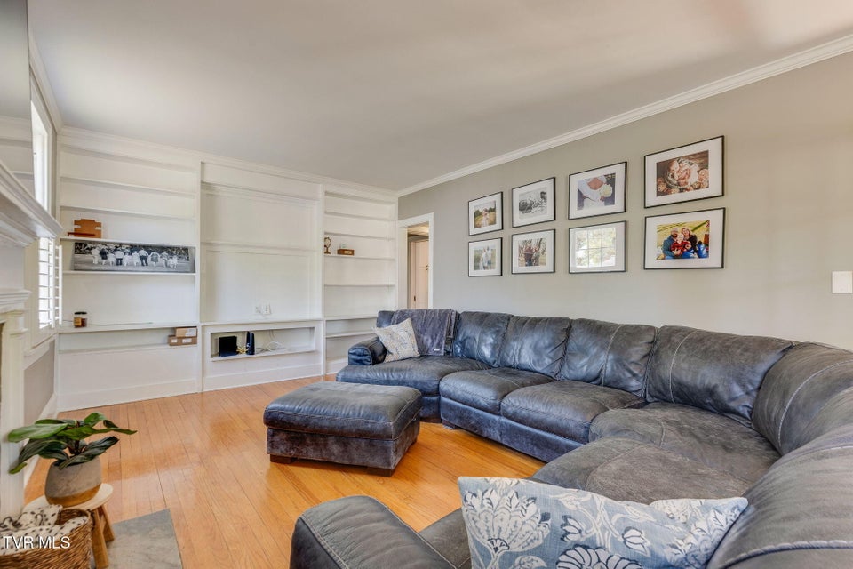 Photo #9: 1608 Crescent Drive