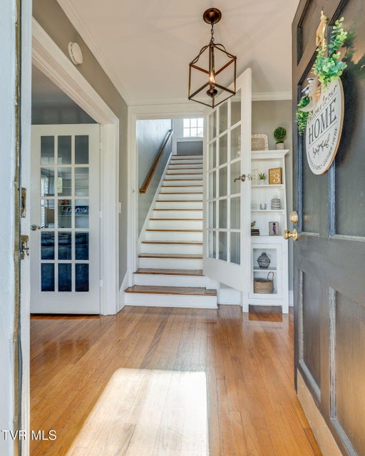 Photo #6: 1608 Crescent Drive