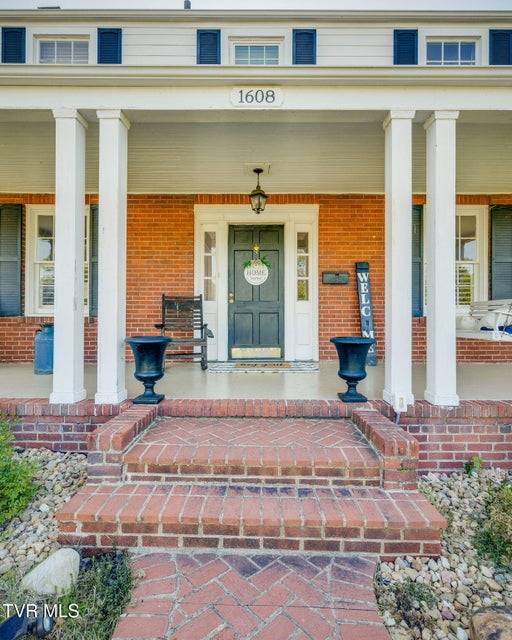 Photo #4: 1608 Crescent Drive