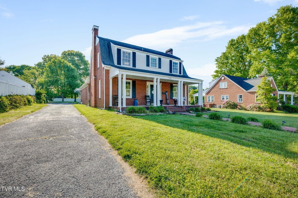 Photo #3: 1608 Crescent Drive